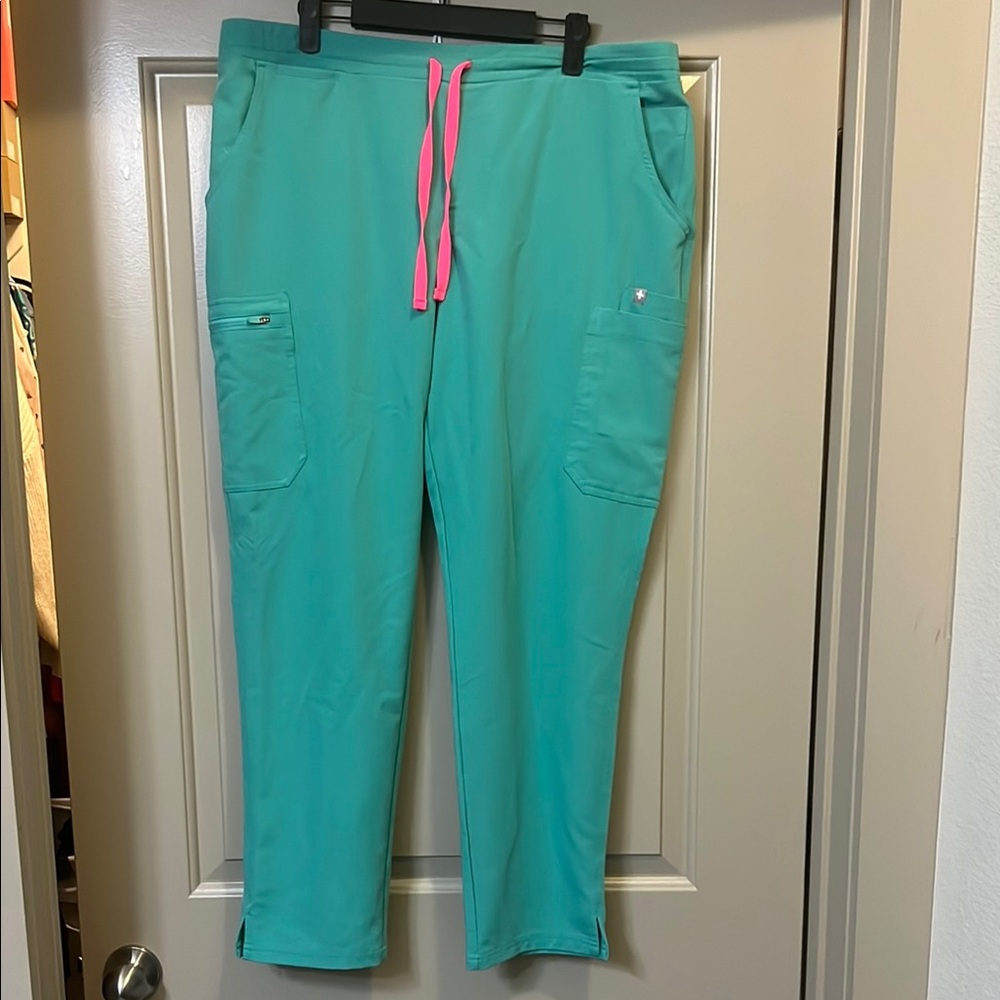 Figs Yola Scrub Pants - Surgical Green
